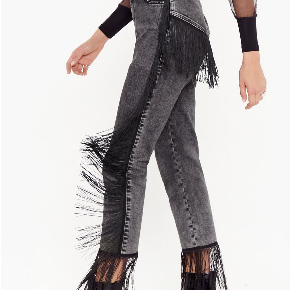 Fringe cropped high waisted jeans